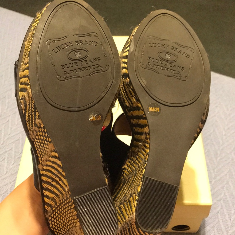 SALE! Lucky Brand sandals - Picture 6 of 8